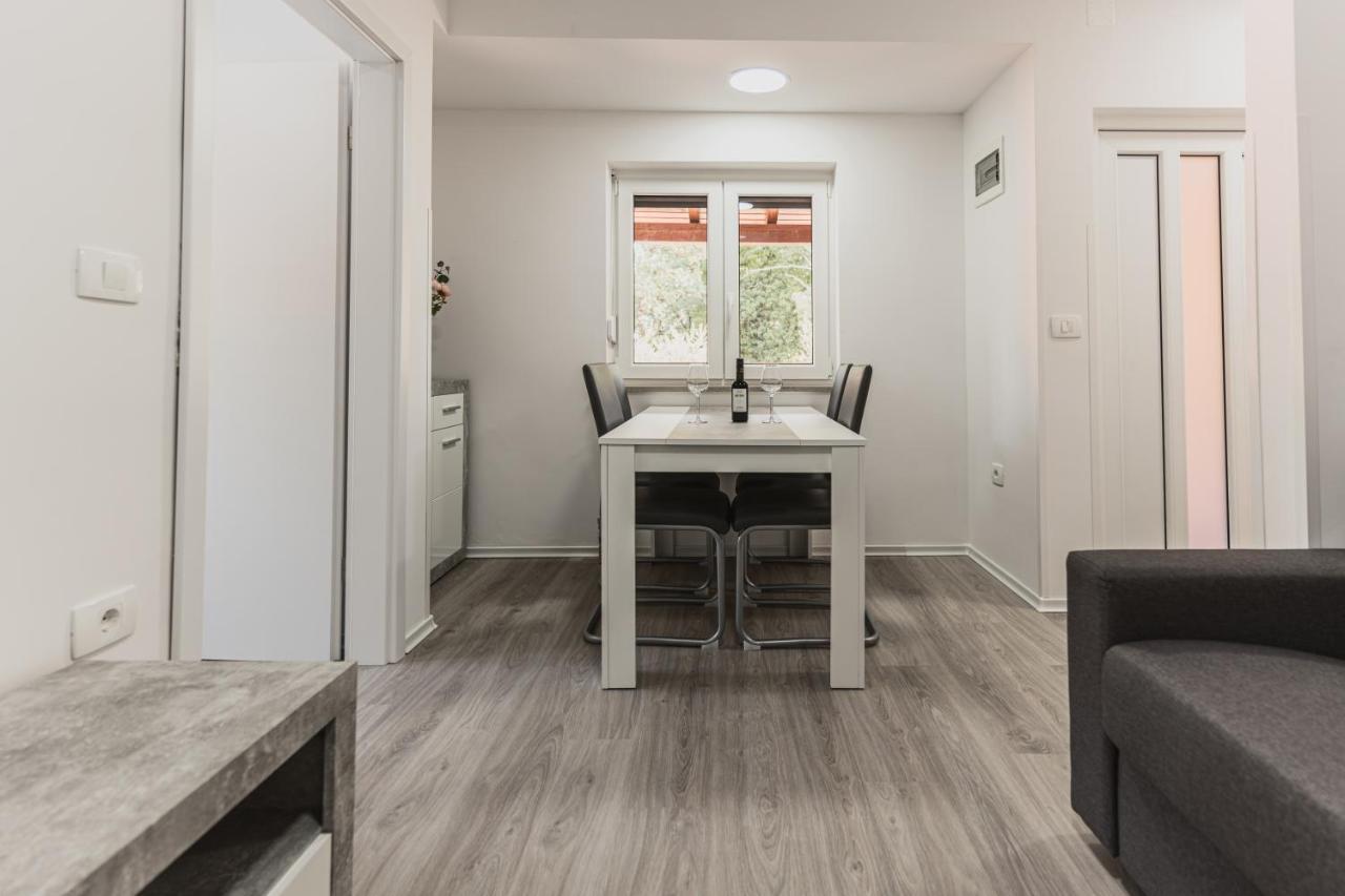 Apartments Marancin 乌马格 外观 照片